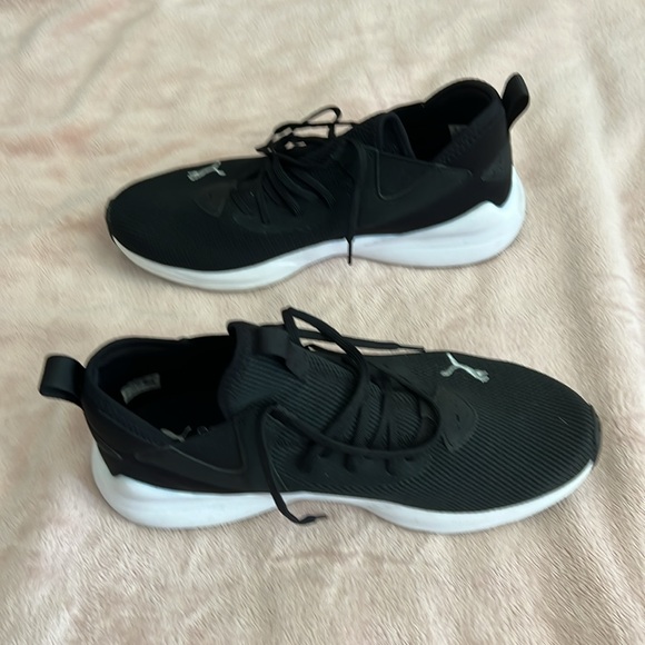 Puma - Picture 2 of 8